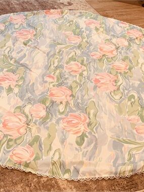 Vintage Round Floral Tablecloth Watercolor Pastels Lace Trim Retro Cotton Blend